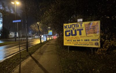 Die Großplakate für KUNST UND GUT 2025 hängen